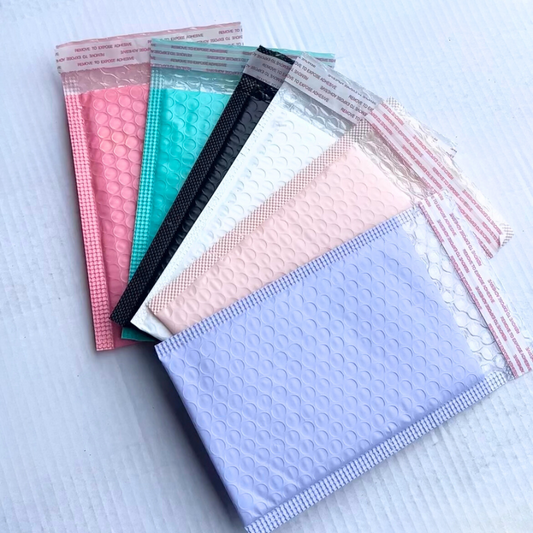 Coloured Bubble Envelope Pouches (2 Sizes)